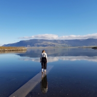 Á tólfta tíma (til minningar um Jesústeininn)