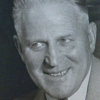 Guðmundur Einarsson frá Miðdal